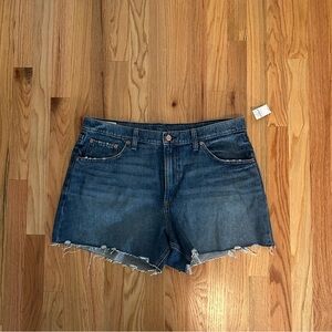 Gap 4” High Rise Stride Short size 33/16R